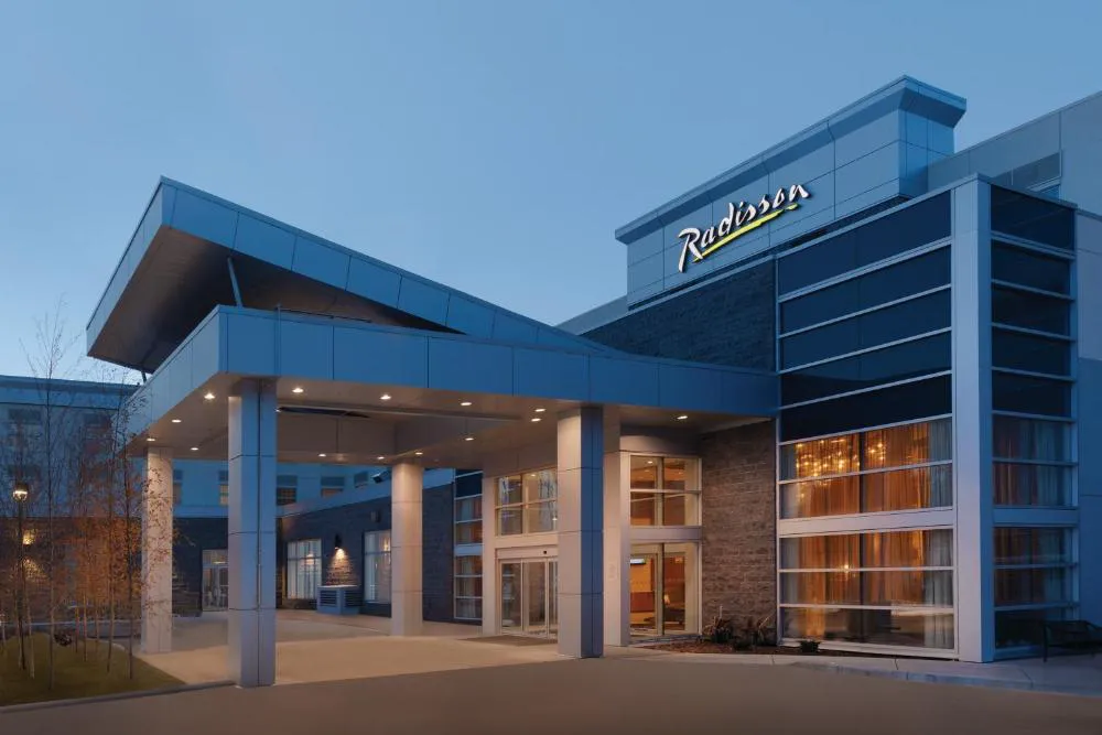 Radisson Hotel & Conference Centre Calgary Airport hotel hero