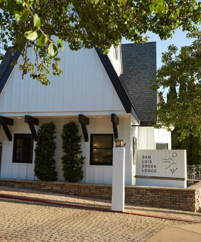 San Luis Creek Lodge hotel hero