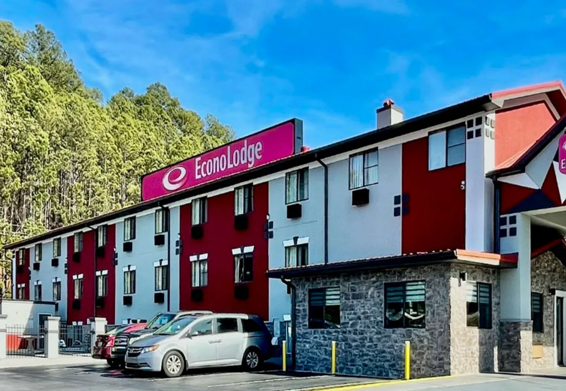 Econo Lodge Cartersville-Emerson Lake Point hotel hero