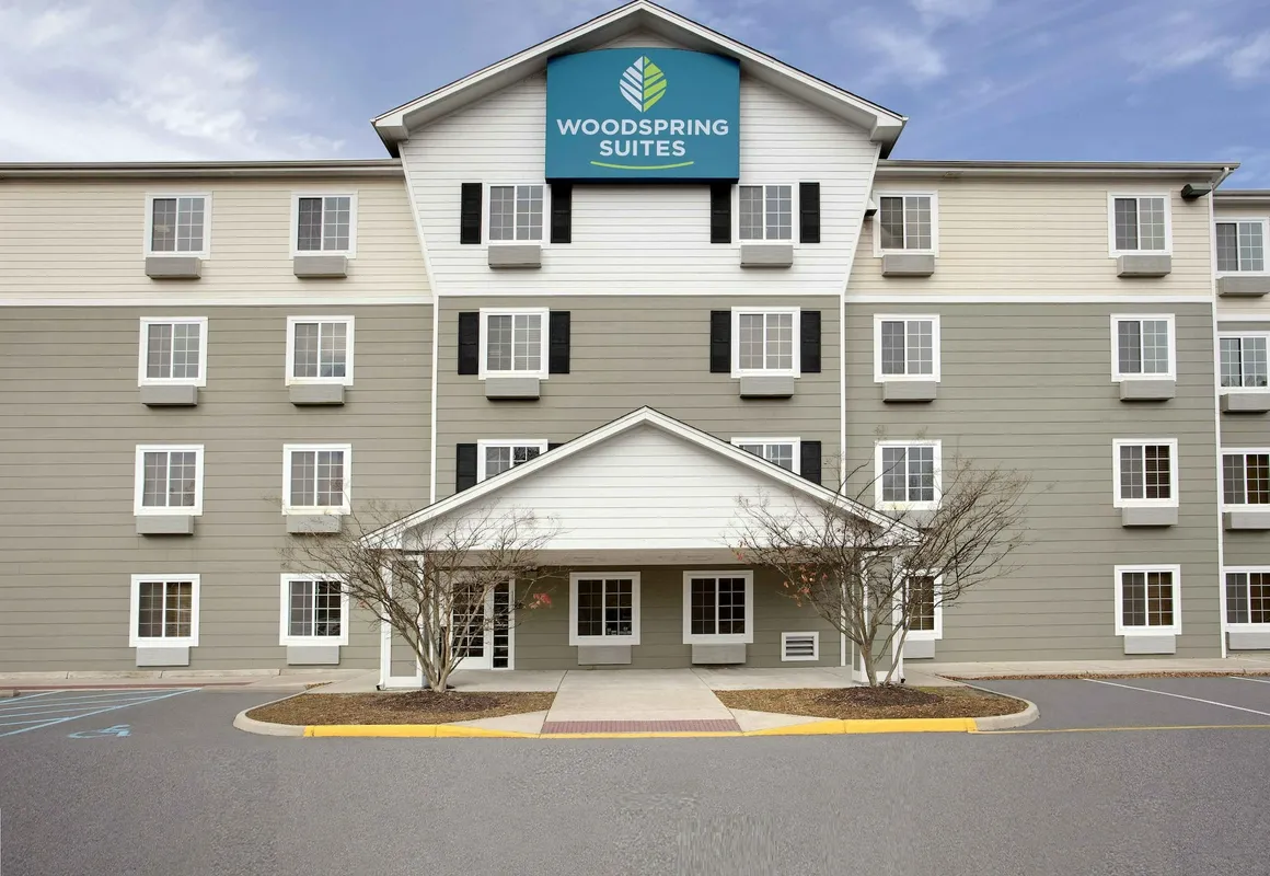 WoodSpring Suites Williston hotel hero