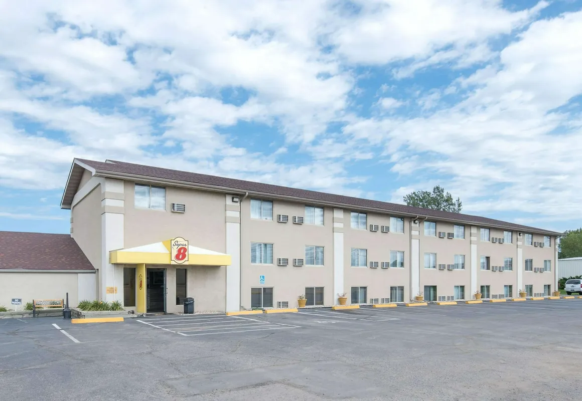 Super 8 by Wyndham Watertown hotel hero