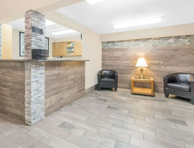 Super 8 by Wyndham Watertown hotel detail image 4