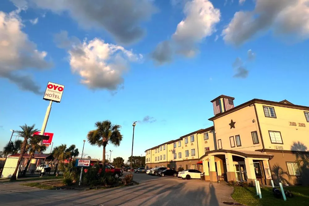 OYO Townhouse Sulphur, LA Extended Stay hotel hero