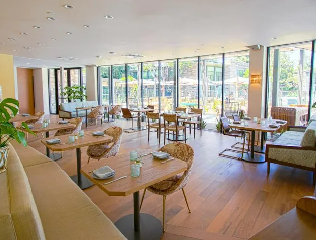 Flamingo Resort & Spa Santa Rosa Sonoma, Tapestry by Hilton hotel detail image 3