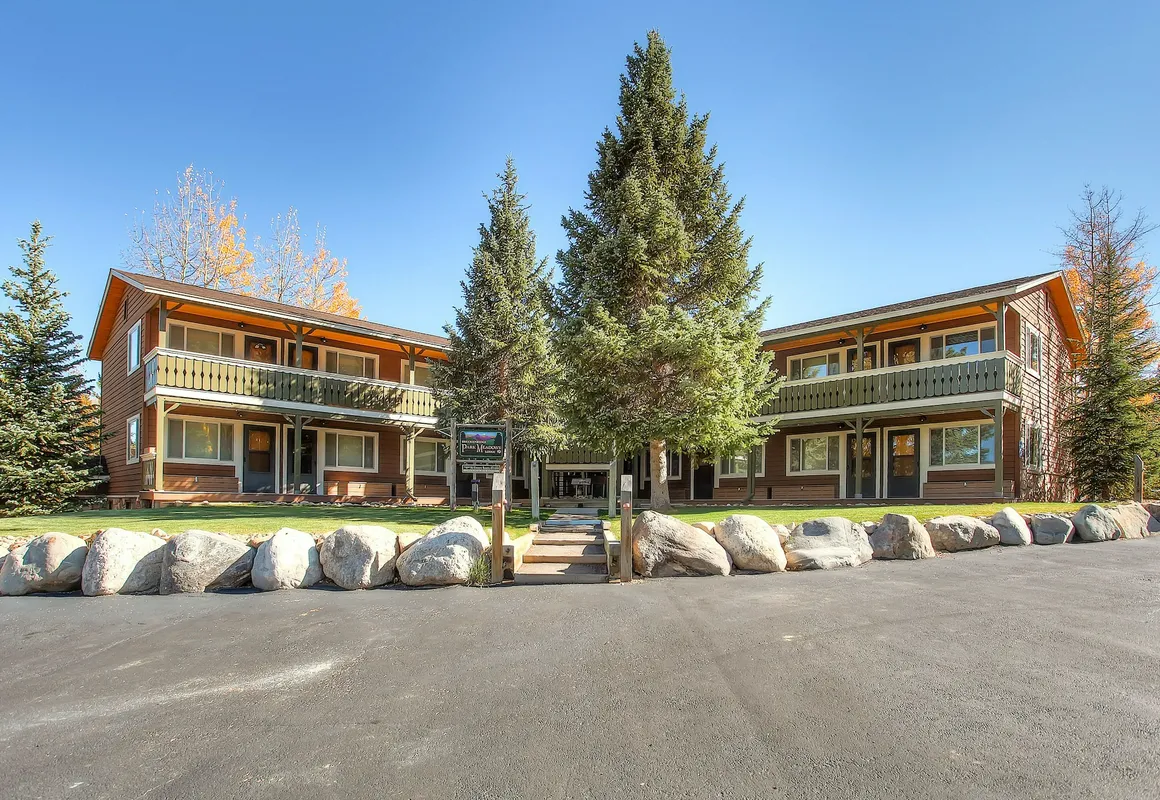 Breckenridge Park Meadows hotel hero