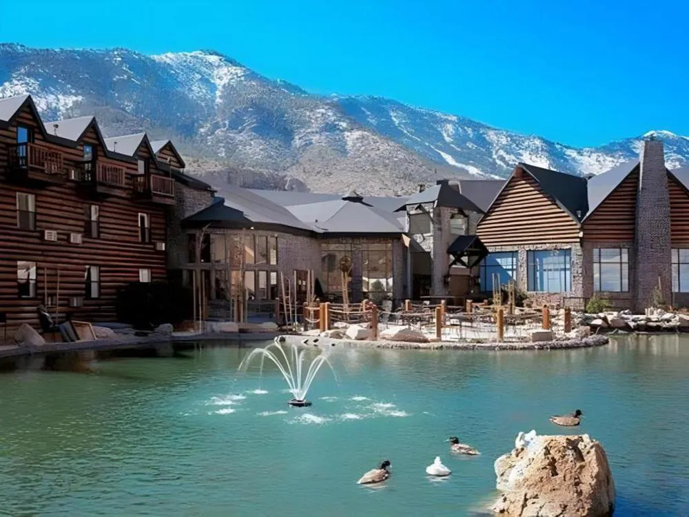 The Retreat on Charleston Peak hotel hero