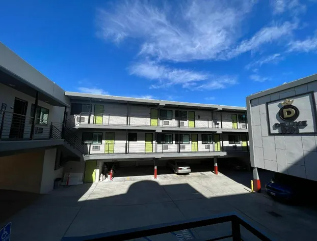 Deluxe Inn Hawthorne hotel detail image 1