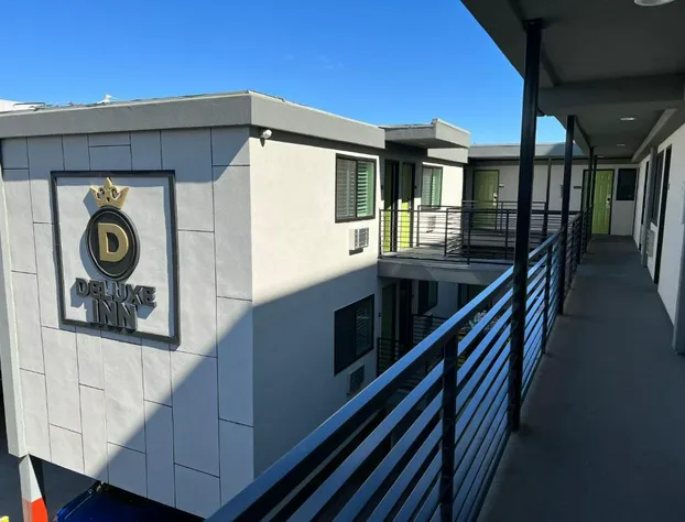 Deluxe Inn Hawthorne hotel detail image 2