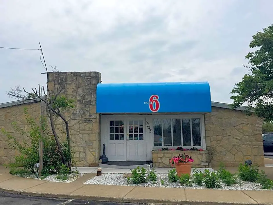 Motel 6 Hamburg, NY hotel hero