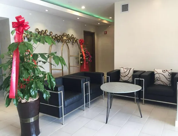 Queens Hotel hotel detail image 2