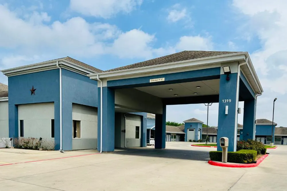 Lone Star Inn hotel hero