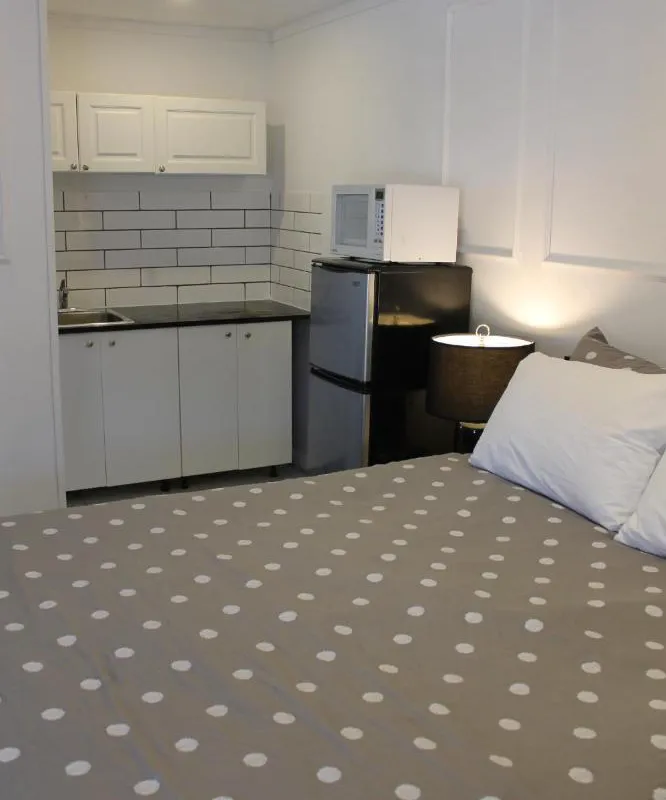 Sage Hills Motel hotel hero