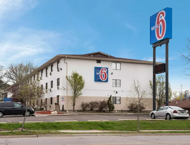 Motel 6 Saint Paul, MN - I-94 hotel detail image 1