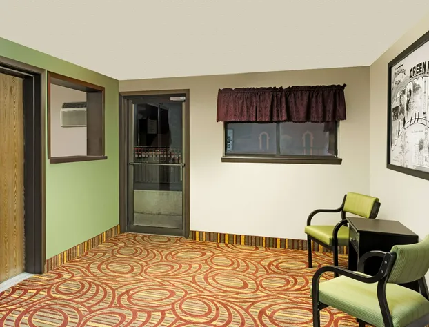 Super 8 by Wyndham Green River hotel detail image 2