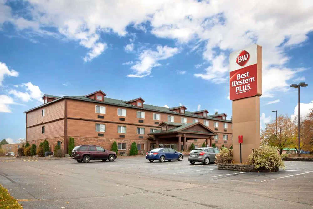 Best Western Plus Concord Inn hotel hero