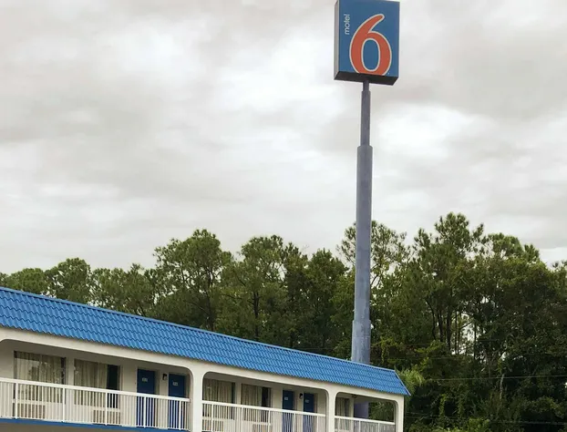 Motel 6 Daytona Beach, FL - Speedway hotel detail image 1