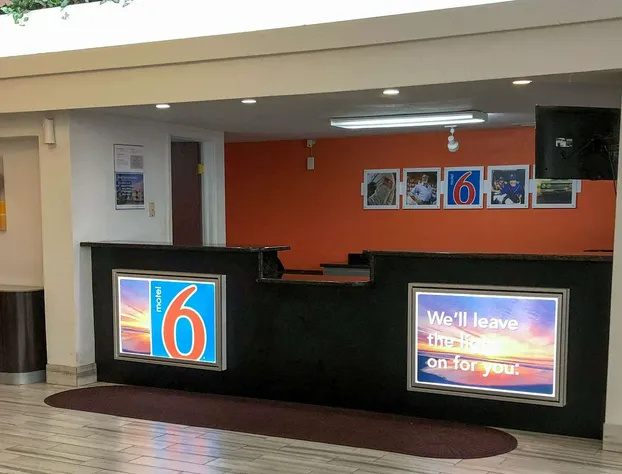 Motel 6 Daytona Beach, FL - Speedway hotel detail image 3