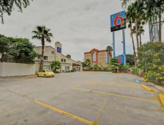 Motel 6 San Antonio, TX - Downtown - Market Square hotel detail image 1
