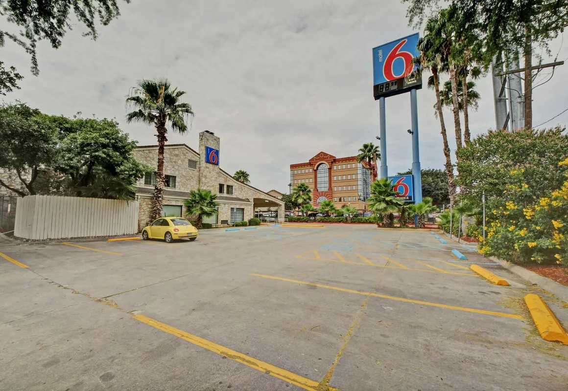 Motel 6 San Antonio, TX - Downtown - Market Square hotel hero