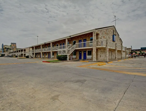 Motel 6 San Antonio, TX - Downtown - Market Square hotel detail image 4