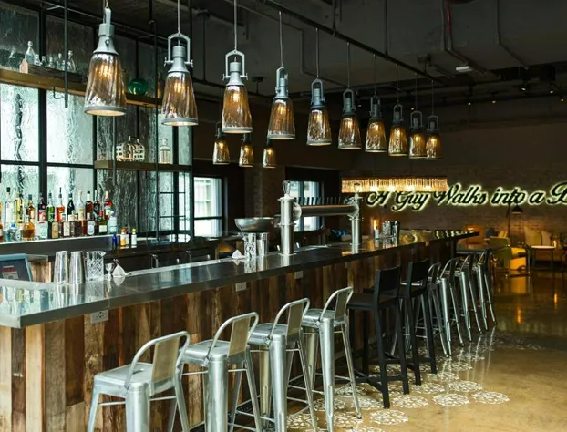 Renaissance Chicago Downtown Hotel hotel detail image 3