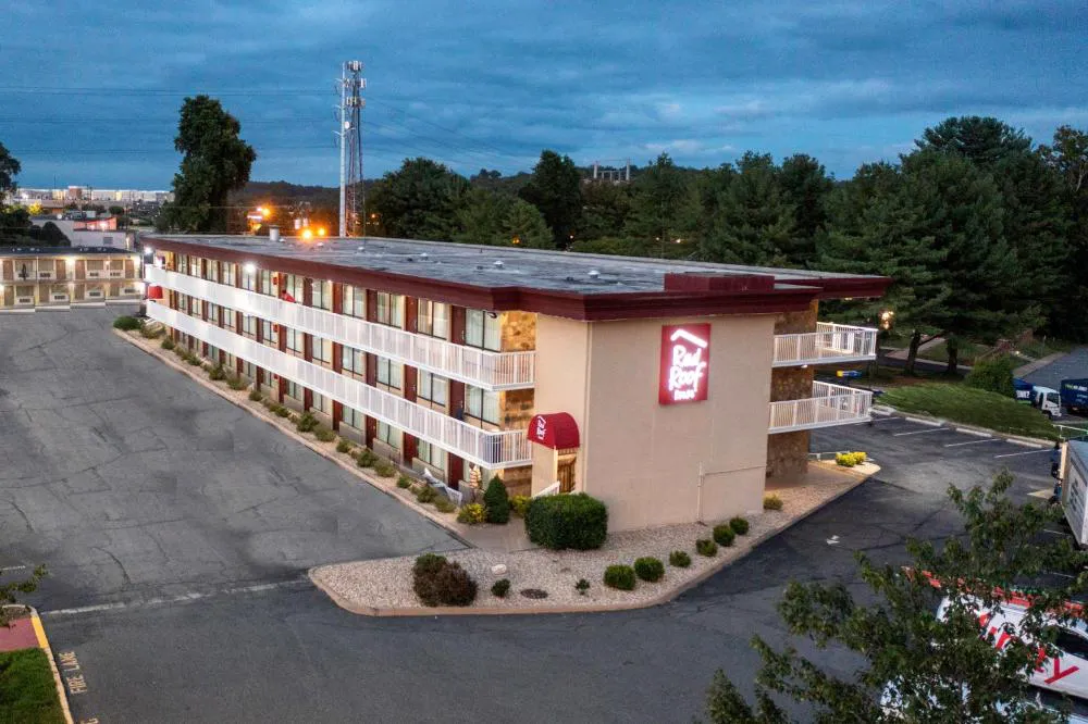 Red Roof Inn Charlottesville hotel hero