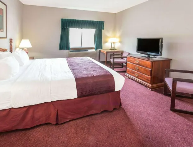 Days Inn by Wyndham Tiffin hotel detail image 4