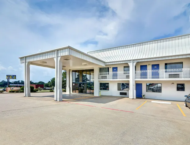 Motel 6 Lindale, TX hotel detail image 4