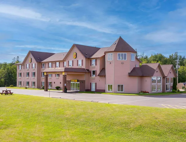 Super 8 by Wyndham Amherst NS hotel detail image 2