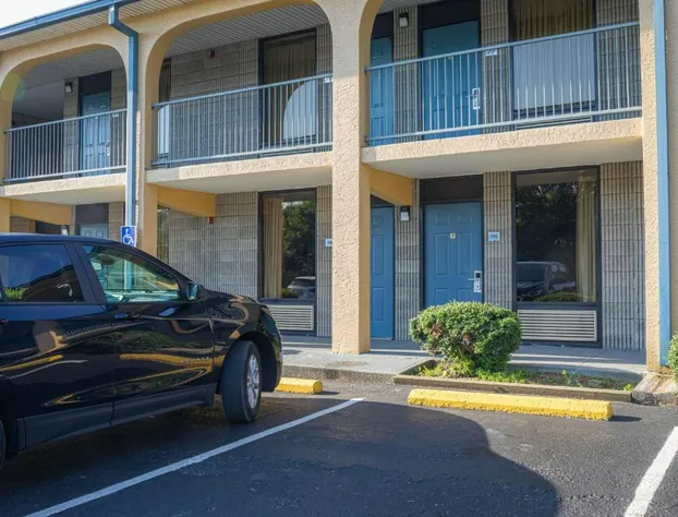 Grand Vista Hotel hotel detail image 1