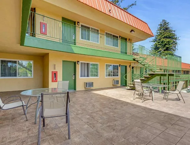 Quality Inn Santa Cruz Downtown Area hotel detail image 1