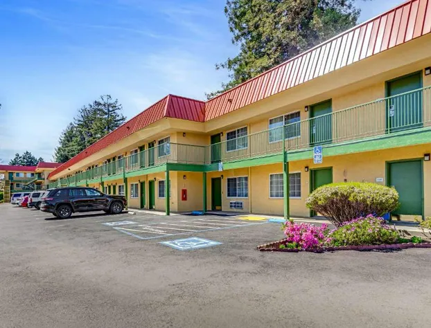 Quality Inn Santa Cruz Downtown Area hotel detail image 2