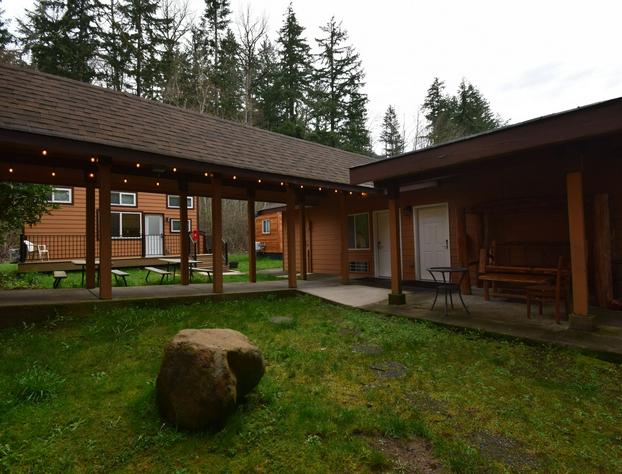 Nisqually Lodge hotel detail image 2