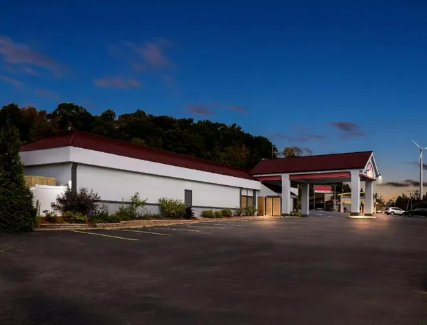 Red Roof Inn Cambridge, OH hotel detail image 2