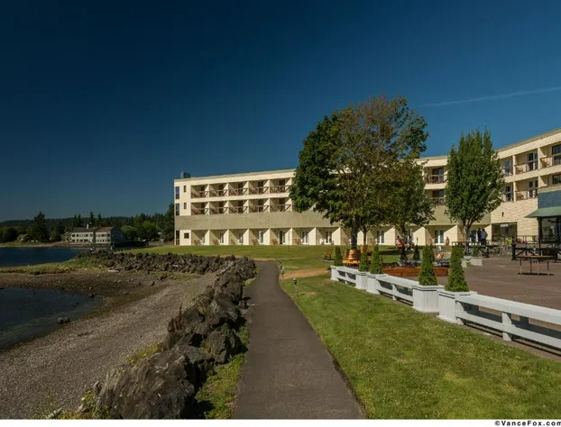 Best Western Plus Silverdale Beach Hotel hotel detail image 2