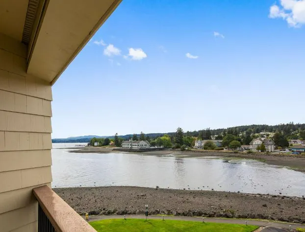 Best Western Plus Silverdale Beach Hotel hotel detail image 2