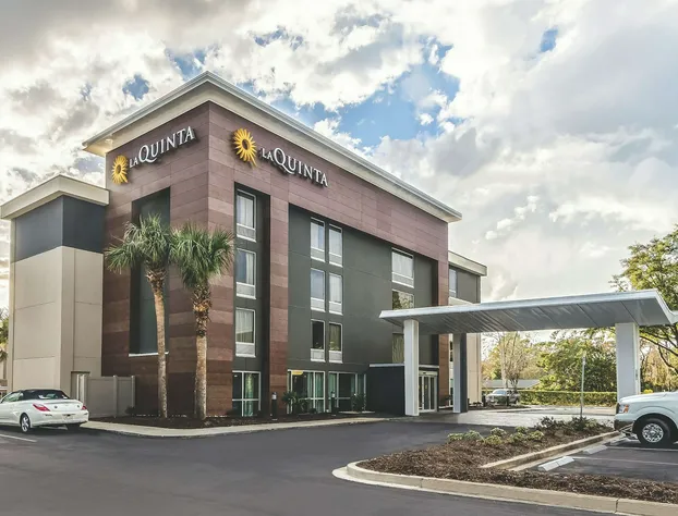 La Quinta Inn & Suites by Wyndham Myrtle Beach - N Kings Hwy hotel detail image 2