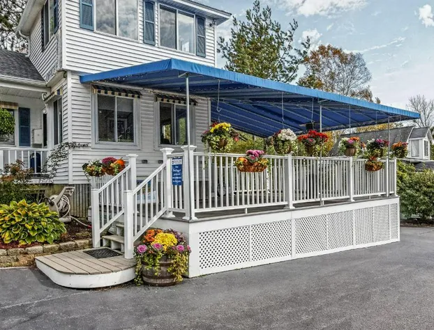 Glen Cove Inn & Suites hotel detail image 4