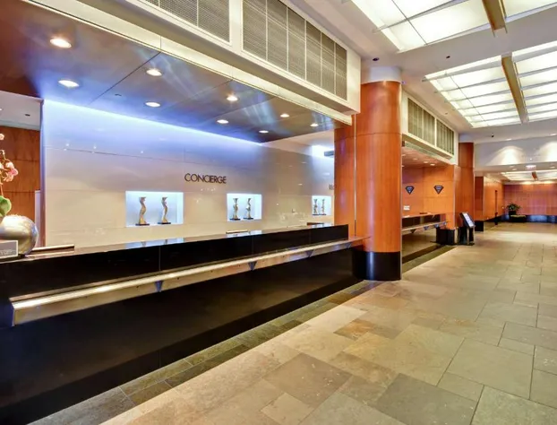 Embassy Suites by Hilton Chicago Downtown Magnificent Mile hotel detail image 4