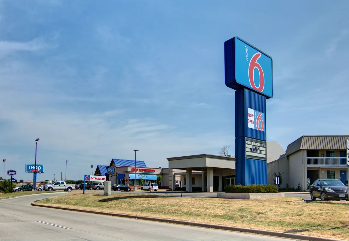 Motel 6 Mount Pleasant, TX hotel hero