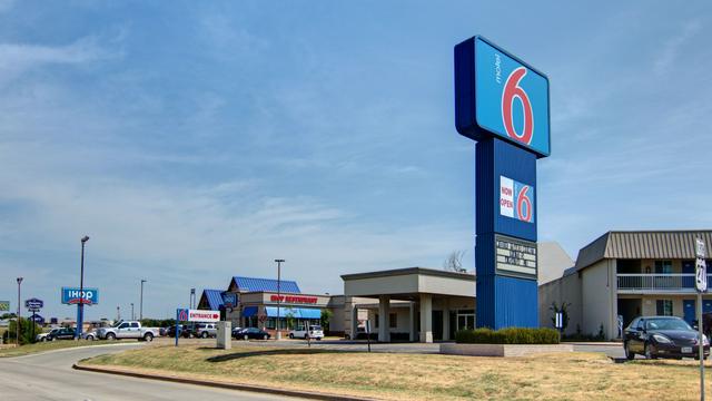 Motel 6 Mount Pleasant, TX hotel detail image 1