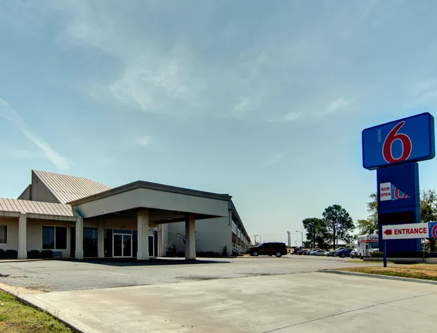 Motel 6 Mount Pleasant, TX hotel detail image 2