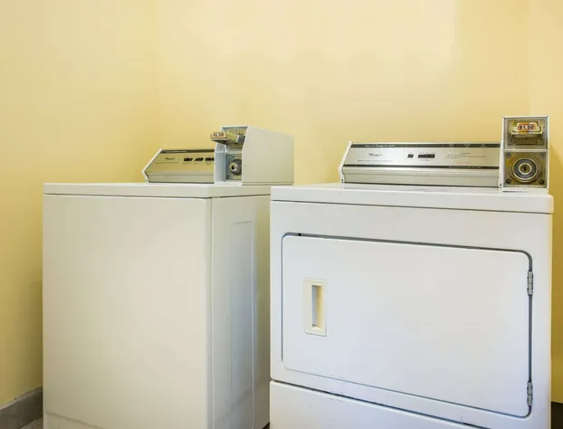 Days Inn & Suites by Wyndham Augusta Near Fort Eisenhower hotel detail image 3