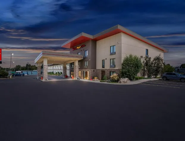 Red Roof Inn PLUS+ & Suites Malone hotel detail image 4