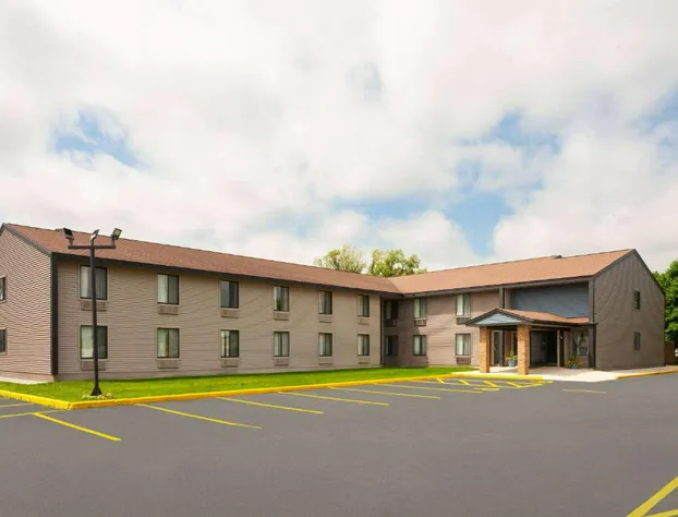 Super 8 by Wyndham Sun Prairie/Madison E hotel detail image 2