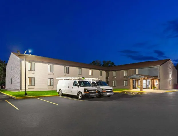 Super 8 by Wyndham Sun Prairie/Madison E hotel detail image 3