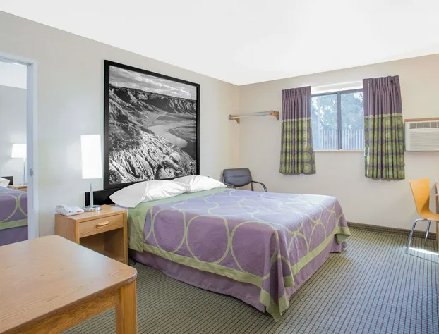 Super 8 by Wyndham Havre hotel detail image 2