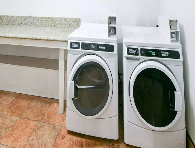 Travelodge by Wyndham Commerce Los Angeles Area hotel detail image 3