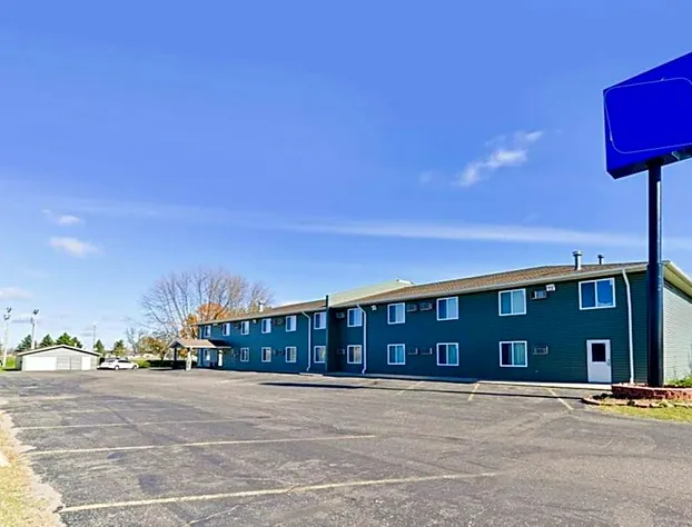 Love Hotels Staples by OYO at HWY 10 MN hotel detail image 1