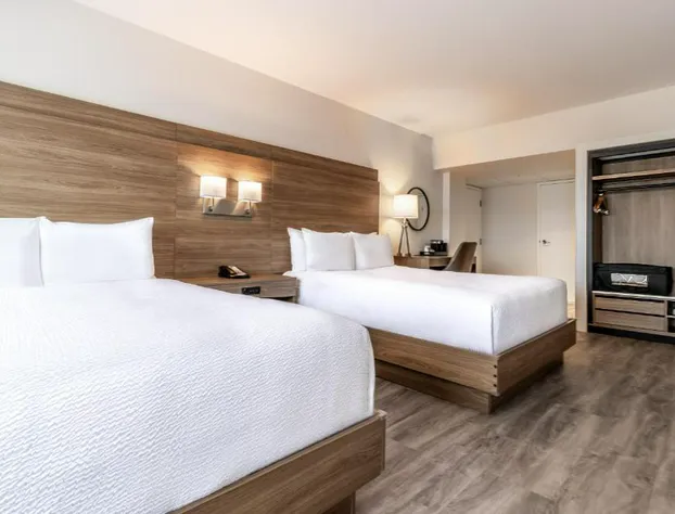 Atrium Hotel Vancouver hotel detail image 4